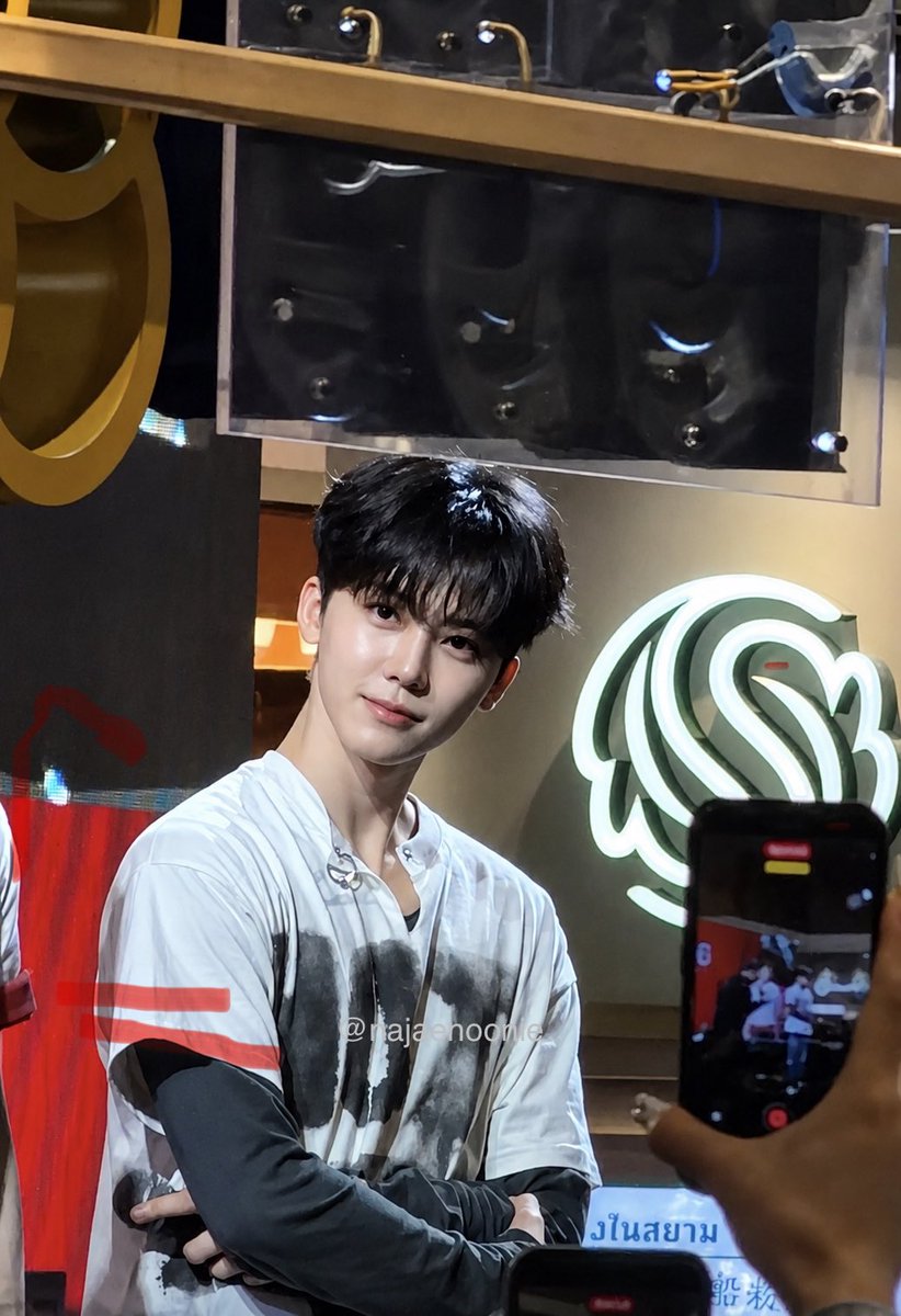 najaenonie_oo tweet media
