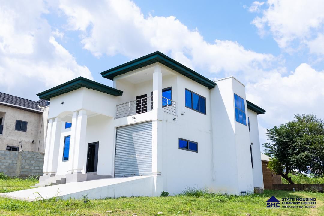 EdNaapong's tweet photo. Ghana’s housing future is taking shape at Dedesua 🌱🏡 #TheGreenCity #StateHousingCompany #KennethGilbertAdjei #Dedesua https://t.co/6dBNukEfOV