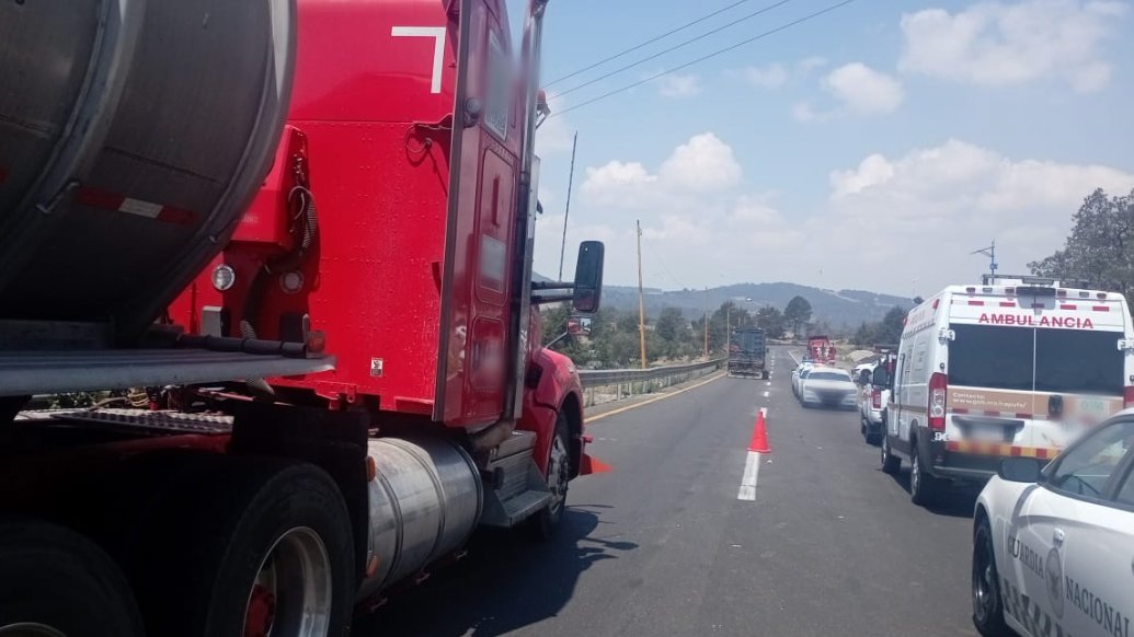 GN_Carreteras's tweet photo. En #Puebla se libera un carril de circulación tras #AccidenteVial cerca del km 224+400, de la carretera Puebla-Córdoba, con dirección a Puebla. Atienda Indicación Vial. https://t.co/8SW6YyVdOM