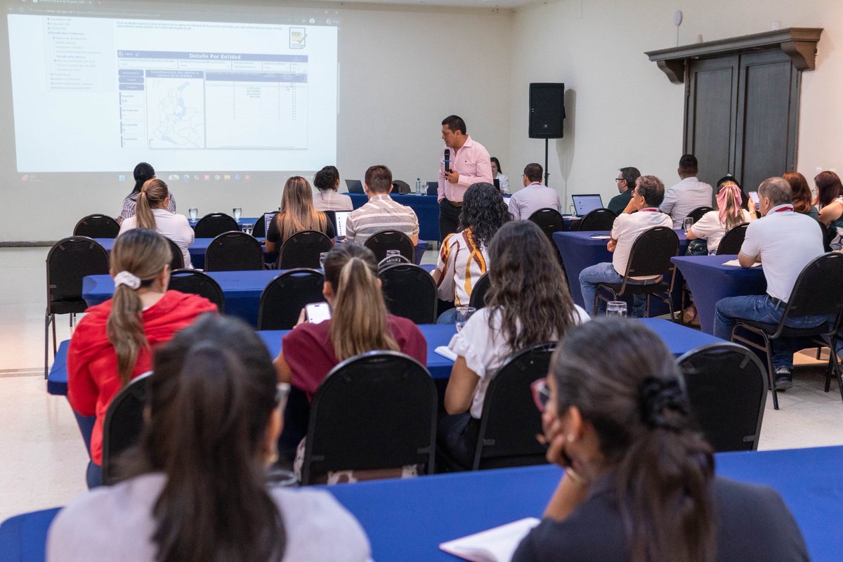 Regalias_gov's tweet photo. Seguimos en Cúcuta, Norte de Santander 🇨🇴 en el segundo día de socialización de la metodología #IGPR del Sistema General de Regalías.
Un espacio para fortalecer el seguimiento, control y transparencia de los proyectos financiados con recursos públicos, promoviendo una gestión más eficiente al servicio de las regiones. 🙌 #RegalíasQueTransforman