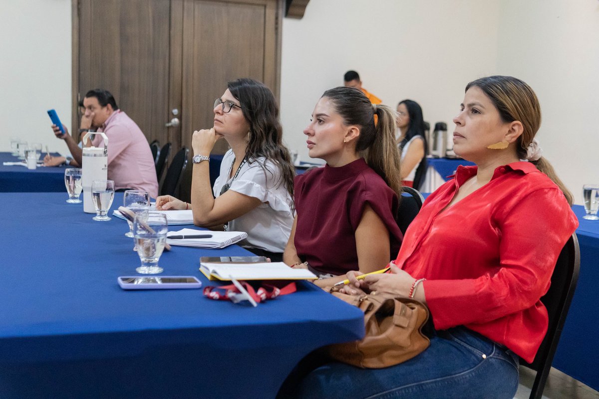 Regalias_gov's tweet photo. Seguimos en Cúcuta, Norte de Santander 🇨🇴 en el segundo día de socialización de la metodología #IGPR del Sistema General de Regalías.
Un espacio para fortalecer el seguimiento, control y transparencia de los proyectos financiados con recursos públicos, promoviendo una gestión más eficiente al servicio de las regiones. 🙌 #RegalíasQueTransforman