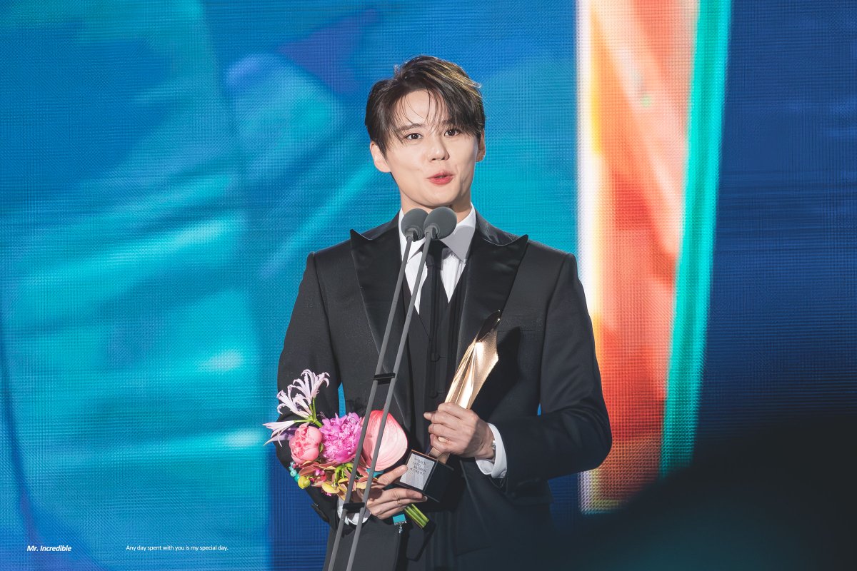 260508 제62회 백상예술대상 
🏆뮤지컬 부문 연기상 #김준수 #비틀쥬스

사랑해 축하해 ღ