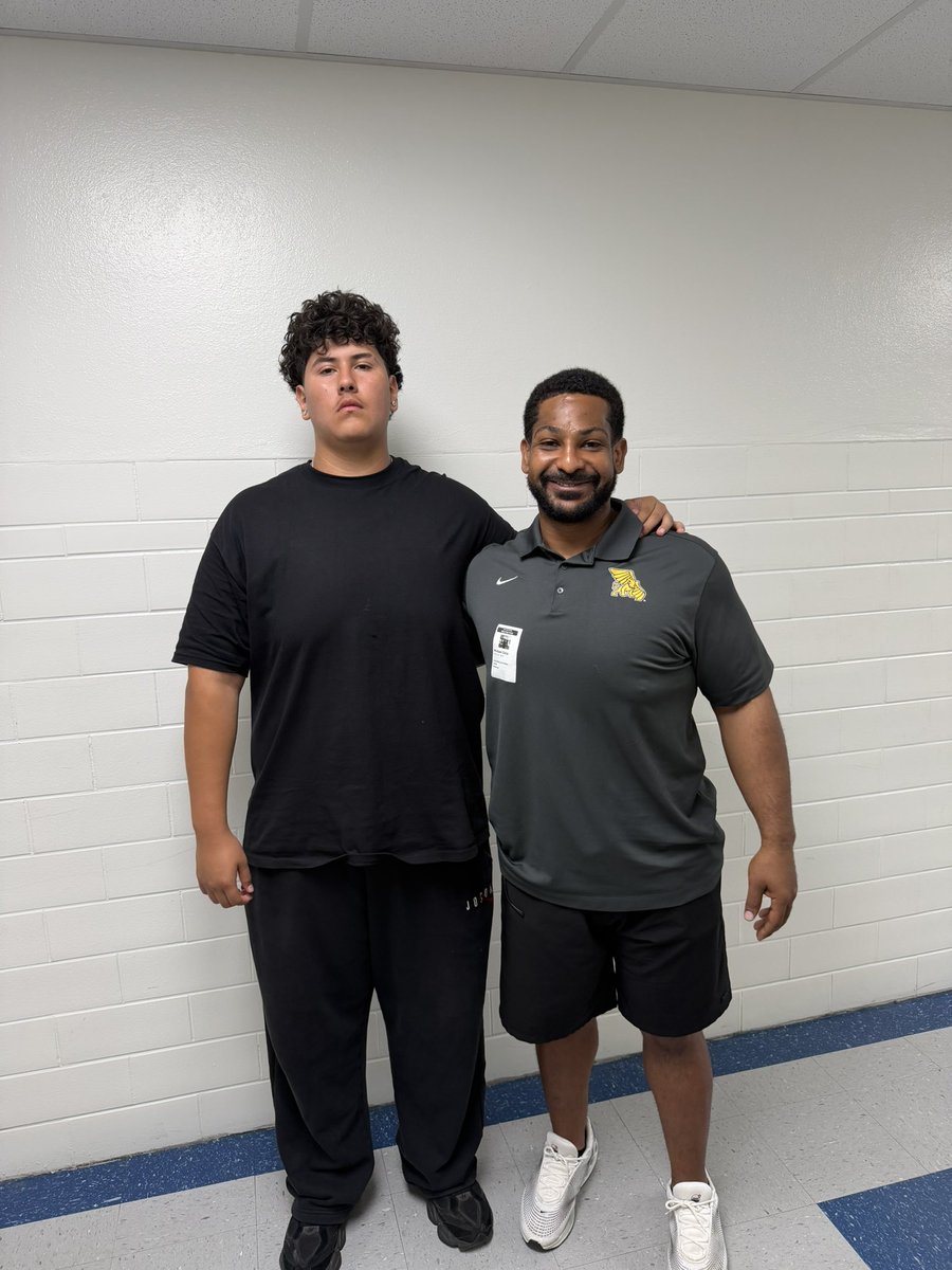 HaleHSFB's tweet photo. Always a great day when @CoachGalloM from @MWSU_Football stops by to recruit our guys! This 27 class is loaded with talent! @JessJJonesJr @CoachSmith918 @N_W_Sports https://t.co/0GHQqEH8LK