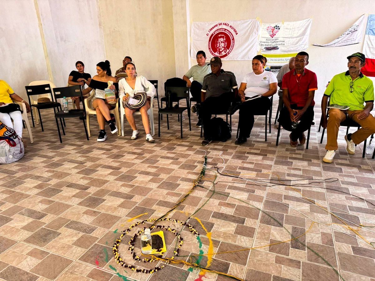 CesarJerezM's tweet photo. Contentos de iniciar hoy la 1ra escuela campesina de la @agendanacionalc Campesina en la región Caribe,en Carmen de Bolívar, Montes de María. Un ejercicio para formar jóvenes liderazgos campesinos con participación de la mujer campesina! Agradecimiento especial a @MinIgualdad_Col https://t.co/QG41aJgyRq