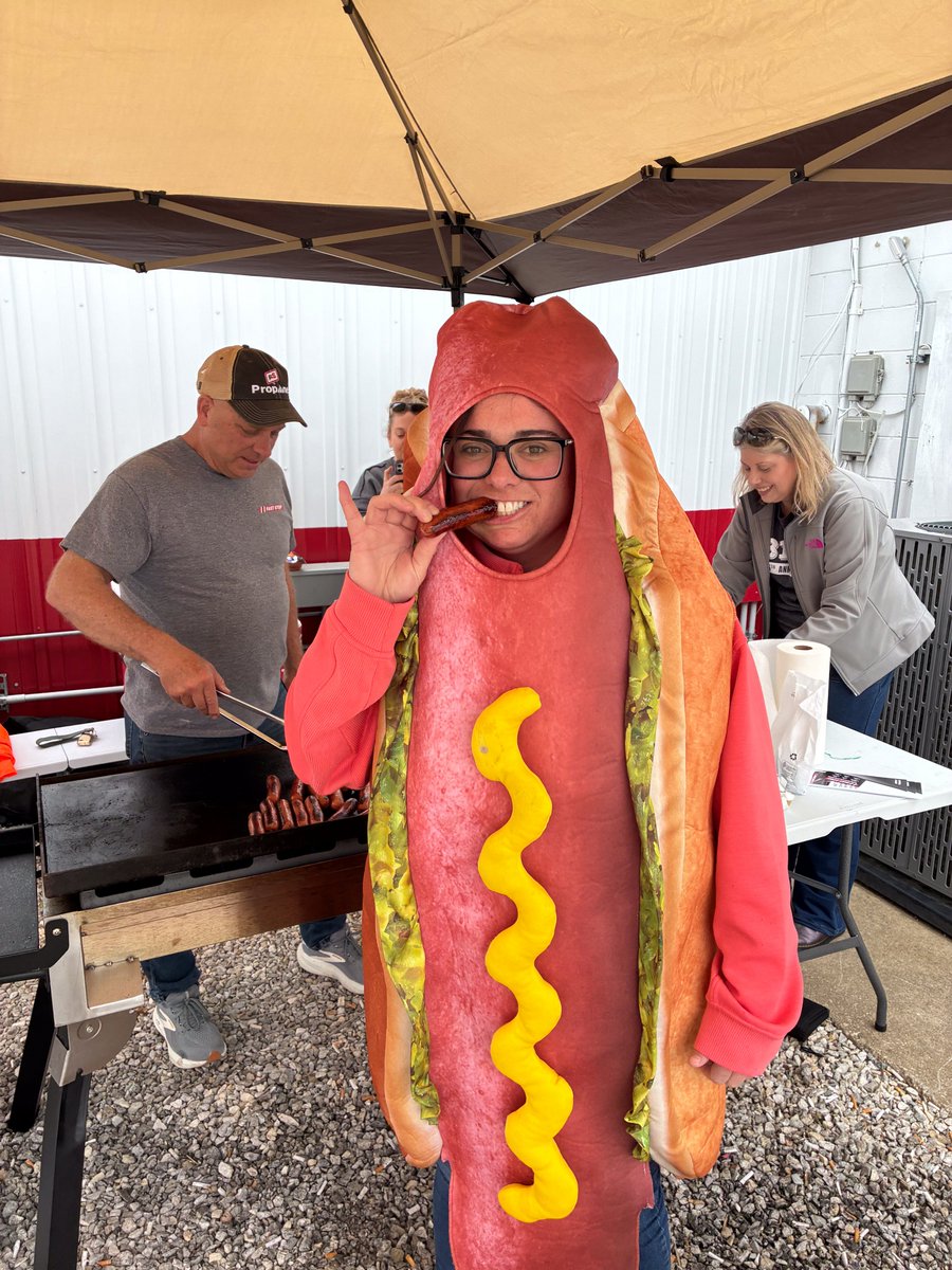 evergreenfsinc's tweet photo. Our 𝗖𝘂𝘀𝘁𝗼𝗺𝗲𝗿 𝗔𝗽𝗽𝗿𝗲𝗰𝗶𝗮𝘁𝗶𝗼𝗻 𝗢𝗽𝗲𝗻 𝗛𝗼𝘂𝘀𝗲 is still in full swing at FS Farmtown FAST STOP today, May 8th, 11 AM to 2 PM, 1808 Morrissey Drive, Bloomington!  

🌭 Free Hot Dog Lunch
🎁 Giveaways
⛽ Low Fuel Prices - currently $4.49/gallon for Unleaded https://t.co/Nbh8XMxxhx