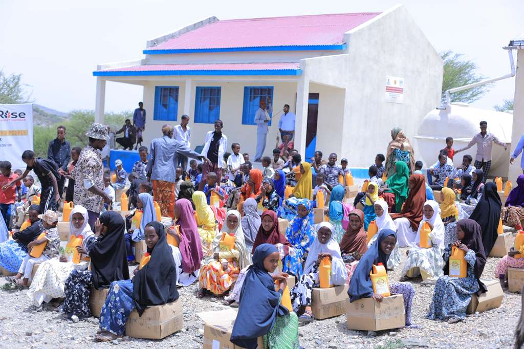 Recent food distribution, Somaliland.  Donate for One Million Meals project: hidaya.org/social-welfare…