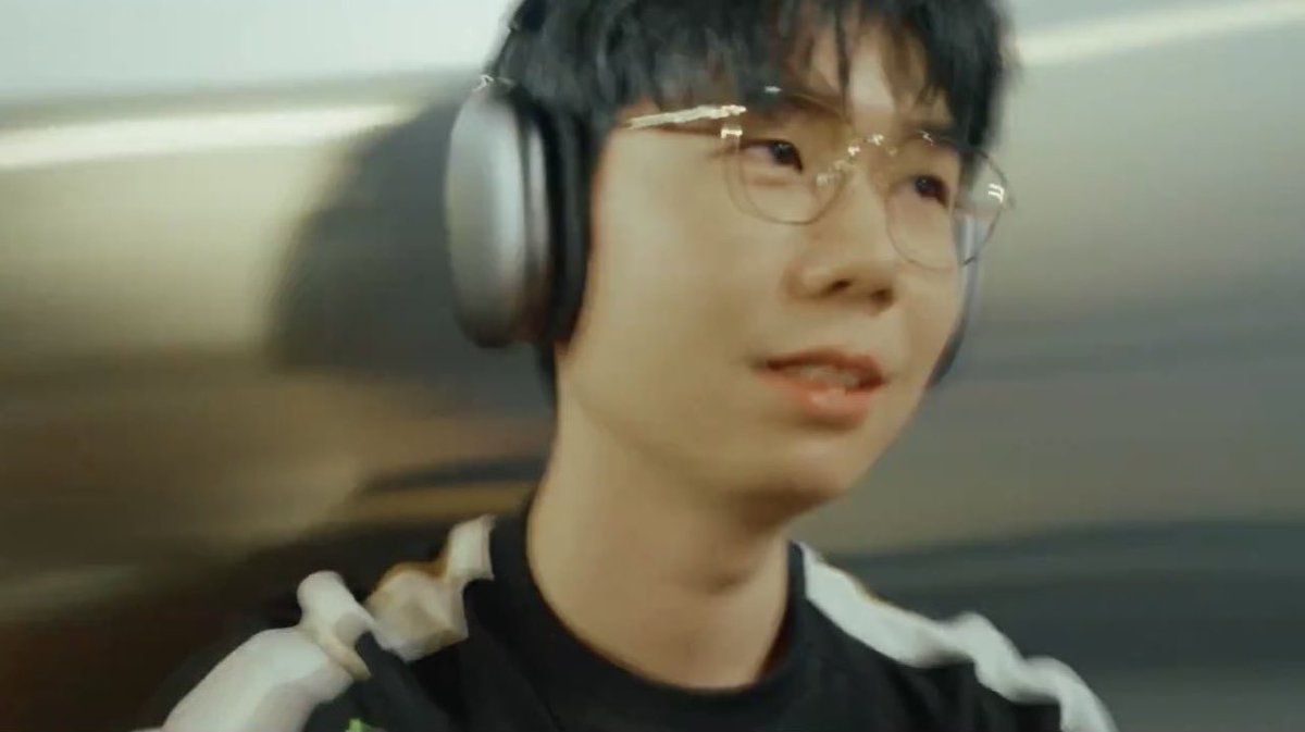 we are so robbed of lehends in glasses
