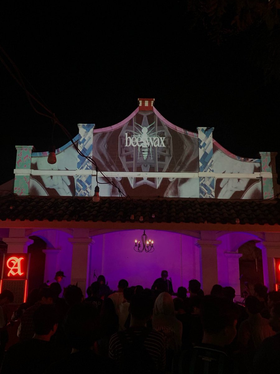 pon666es's tweet photo. terima kasih @beeswaxtheband sudah membuatku mbrebesmili 🥹🥹 https://t.co/v7RWg8nNhf