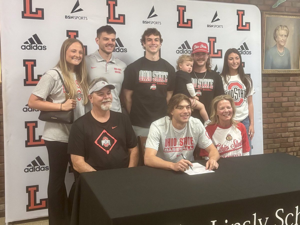 RMetzgerWTOV9's tweet photo. Linsly’s Jaxon Murray will be an Ohio State Buckeye! 
The Cadets’ baseball standout officially signed his papers today to join the OSU program. https://t.co/sLzxHhdoCK