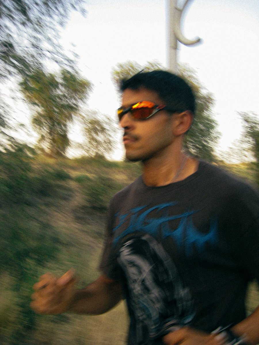 PreferablyMohd's tweet photo. Life is electric https://t.co/MS5IOcfMk4