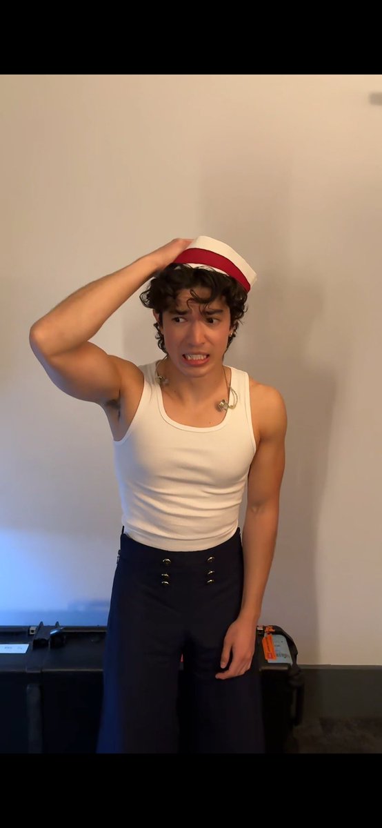 foundheaveen's tweet photo. guys this is my sailor am I cooked? https://t.co/T0hynxI8Xp