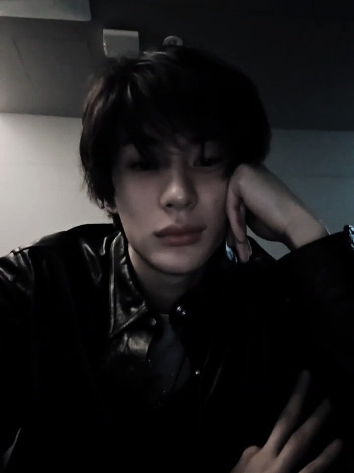 CHAOSVEIR's tweet photo. ㅤ
ㅤ
Finally got the adrenaline rush i needed to finish my thesis final draft.
ㅤ
ㅤ https://t.co/kLqUoGc7V8