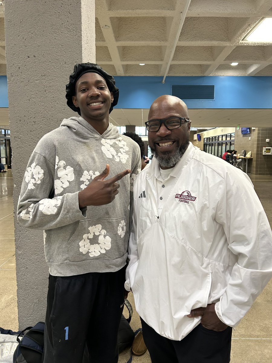 AroloyeDemi's tweet photo. AGTG | Blessed to Receive an offer to play at @Augsburg_FB!

Thank you @Coach_JRogers and @KIJUANWARE  for the opportunity to play at the next level!

@BlaineFootball @CoachBell_D @nextlevelmn https://t.co/llK947azcb