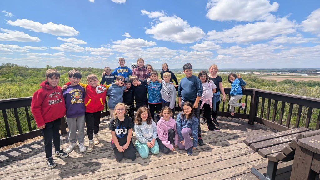 EPJSchool's tweet photo. The 3rd grade class had a great time on their field trip to the Dorothy Pecaut Nature Center in Sioux City.  We hiked, met some animals, played, made animal footprints, matched furs/hides to the animals they belonged to, used binoculars, and so much more! https://t.co/g9cFOxZhre