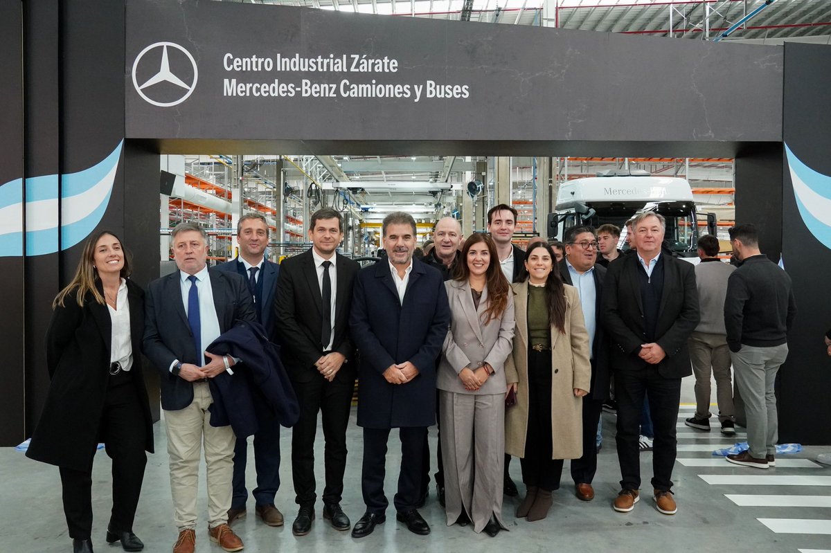 Donde gobierna el PRO, la gente vive mejor. Marcelo es un intendente que trabaja todos los días para atraer inversiones a Zárate, y hoy se materializó una de ellas.

Mercedes Benz inaugura una nueva fábrica con una inversión de 110 millones de dólares que va a generar 500 empleos