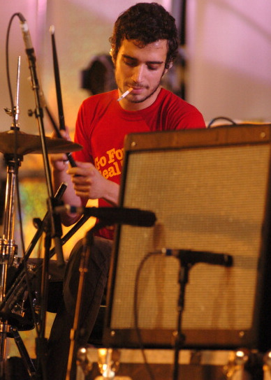 archivestrokes's tweet photo. Fabrizio Moretti performing in Radio City Music Hall by Theo Fargo (2002) https://t.co/YpvOhBfY0h