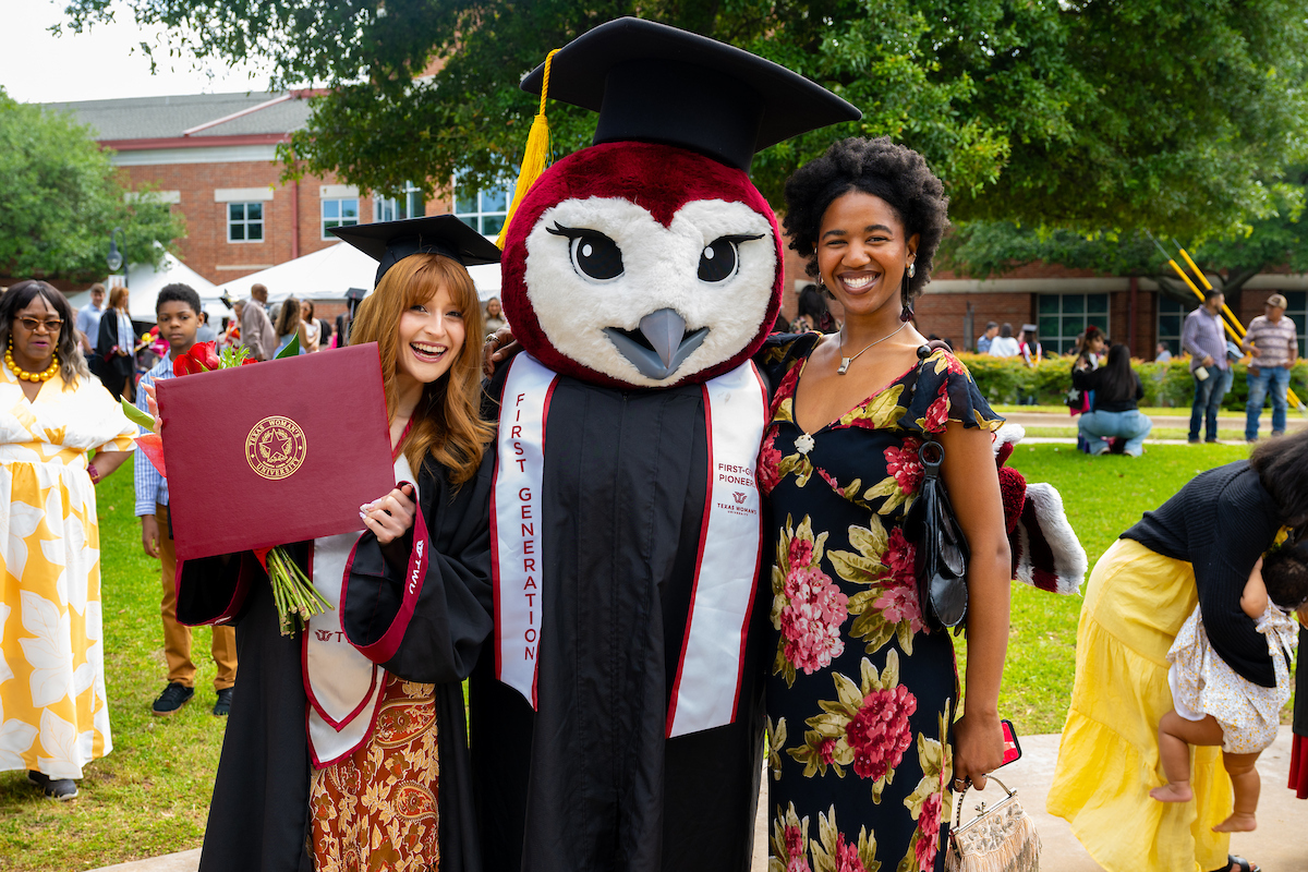 txwomans's tweet photo. The assignments are finished, the degrees are earned and the memories will last forever. Congratulations to our new TWU graduates! 🎓 https://t.co/HaPLFBdrNB