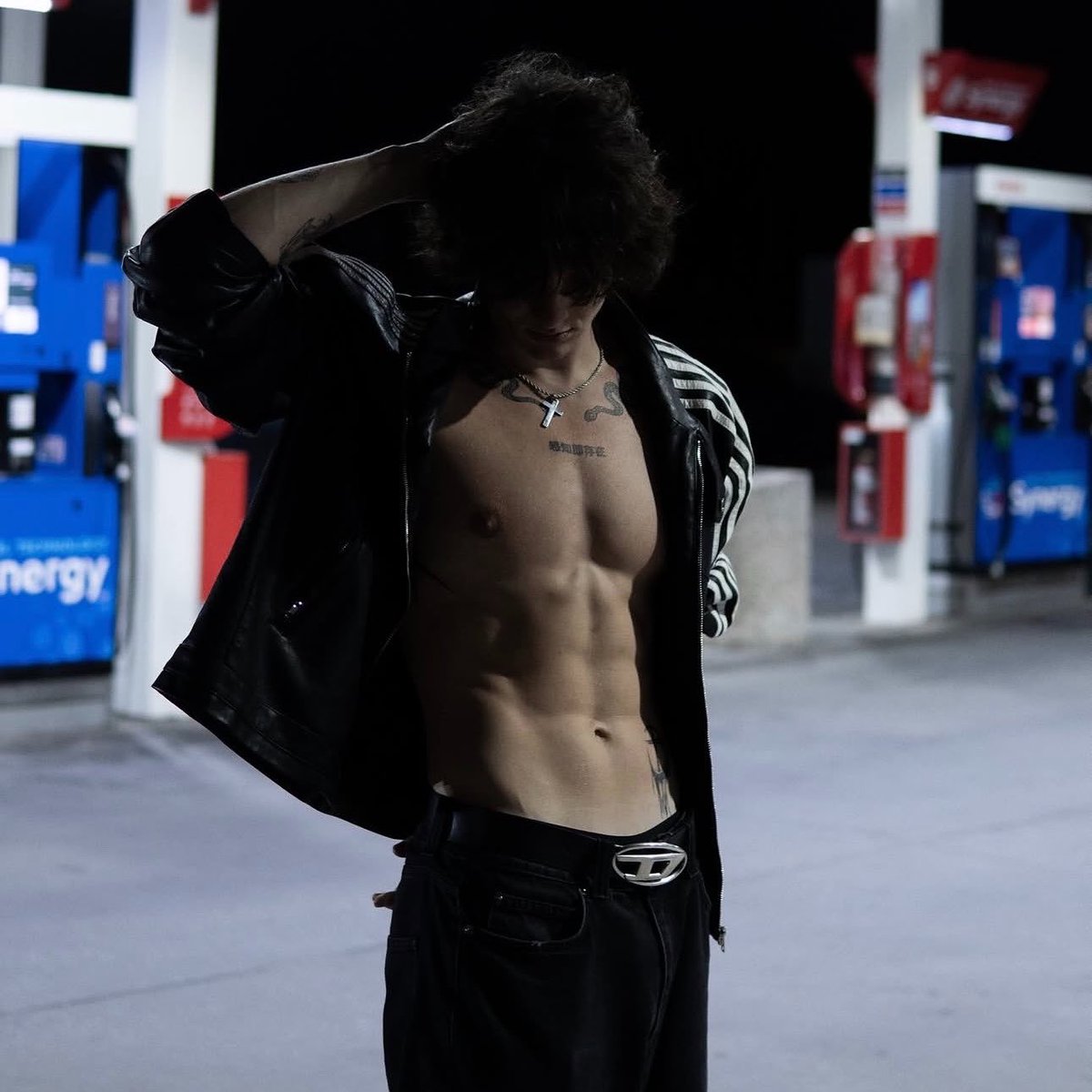 Alex - “Off-campus AU„ tweet media
