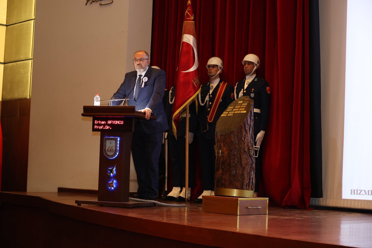 msuedutr's tweet photo. Milli Savunma Üniversitesi Hava Harp Okulu Subay Temel Askerlik ve Subaylık Anlayışı Kazandırma Eğitimi Mezuniyet Töreni; Rektörümüz Prof. Dr. Erhan Afyoncu, Hava Eğitim Komutanı Korgeneral Erdoğan Gür, Rektör Yardımcılarımız Prof. Dr. Talat Canbolat, Tümamiral Erhan Aydın ve Tümgeneral Burhan Aktaş, Hava Harp Okulu Komutanı Tümgeneral Vedat Öncel, Hava Harp Okulu Dekanı Prof. Dr. Nurettin Acır, Müşterek Harp Enstitüsü Müdürü Tuğgeneral Ender Kartal, Hava Harp Enstitüsü Müdürü Tuğgeneral Hakan Çanlı, diğer davetliler ve ailelerin katılımıyla gerçekleştirildi.