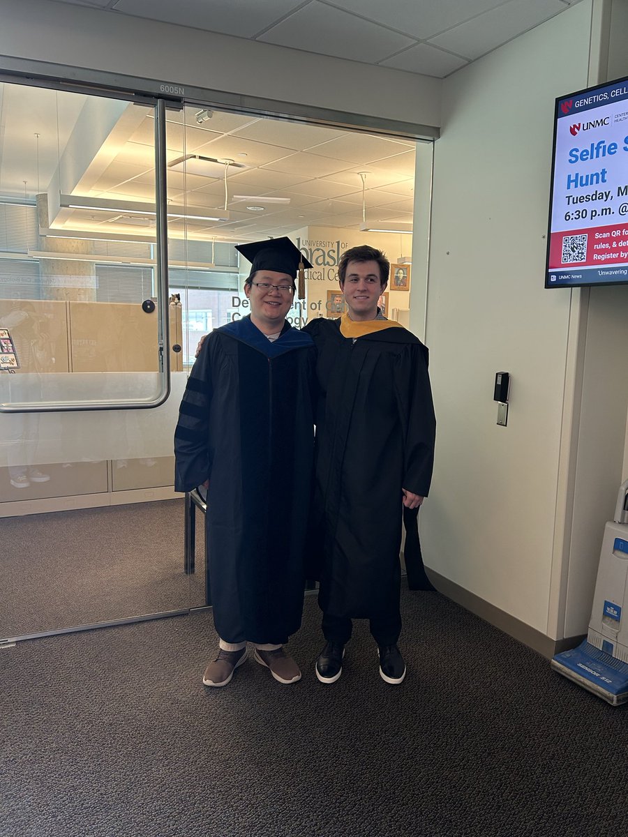 ShibiaoWan's tweet photo. Congratulations to my graduate student Nick Peterson for official graduation! Wish you all the best for your future career! https://t.co/TBdtfMyI7i
