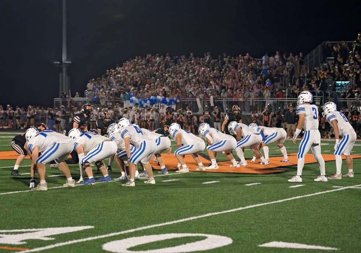 Coach_Yos's tweet photo. We called this one 22 heavy - 7 Offensive Line, 1 FB (also an OL), 1 TE, 1 RB, and a 225 lb QB (All seniors). One of my favorite packages in all the years that I have coached. Beautiful. https://t.co/YCretK87ty