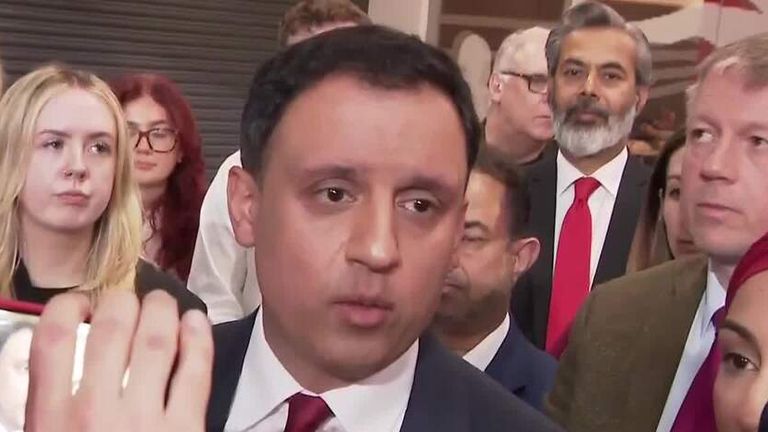 tozdee57's tweet photo. Very noticeable that the #Unionist #MSM has glossed over #AnasSarwar's crushing defeat by #ZenGhani in the #GlasgowCathcartandPollok constituency! If he had any decency he would follow the example of his #Welsh counterpart #ElunedMorgan and resign forthwith! https://t.co/md3mV9zWTQ