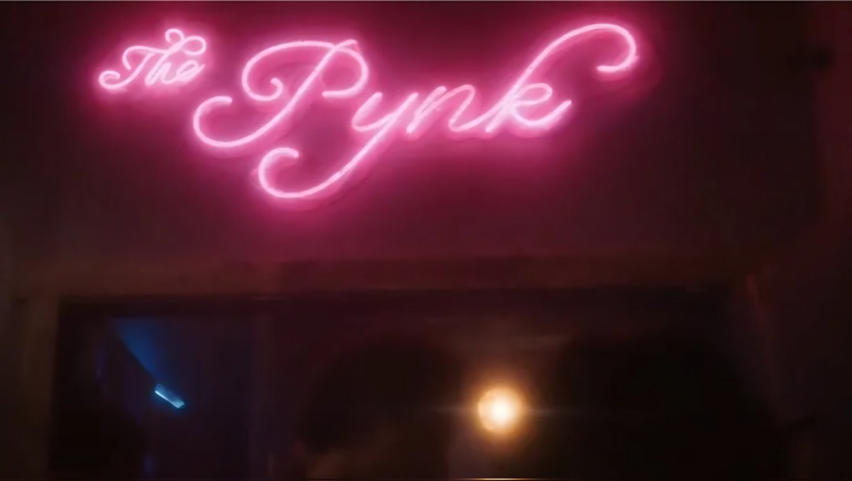 LaTriceM's tweet photo. Starz, listen we don't even care anymore about P-Valley. The Pynk is now a Dollar General!
#starz #PValley #ThePynk ##blacktwitterthreads https://t.co/qqOq3zy9s0