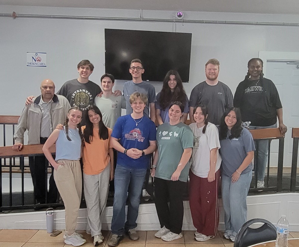 Riverside_House's tweet photo. A closer look at the heart behind CRU. 💙
Students from CRU at Georgia Southern University spent time serving at Riverside House, living out their faith through outreach, service, and compassion. We’re grateful for groups who choose to invest in others with purpose. 🙏 https://t.co/KhjDhG15wv