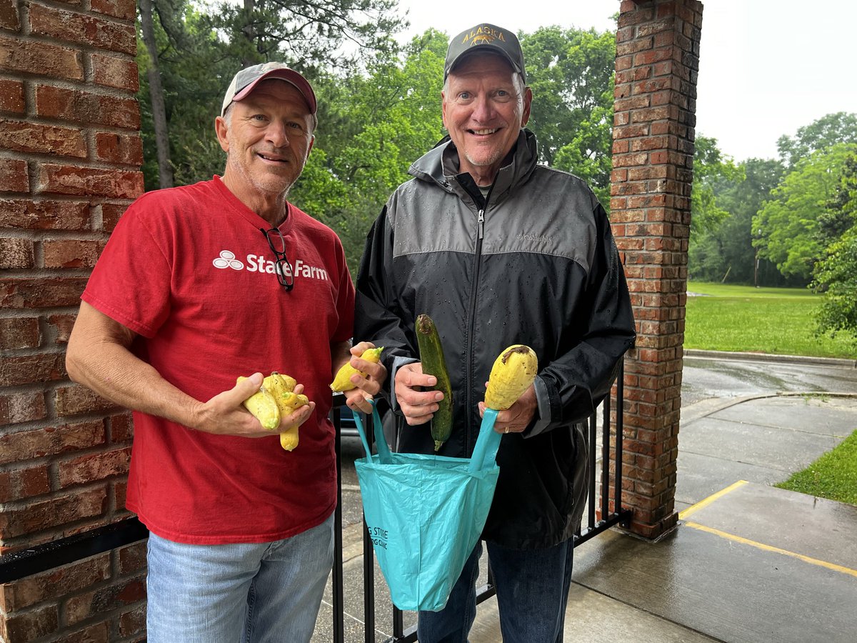 EdwardsStreet's tweet photo. With the perfect blend of ☀️, 🌧️ , 💪 &amp; 🙏, we have our first harvest of the season from our garden: beautiful zucchini &amp; yellow squash! Big thanks to volunteers Jason Wesley &amp; Bill Russell for investing their time &amp; energy to grow nutritious veggies for our food pantry! ❤️ https://t.co/Ukj1zqiHwM