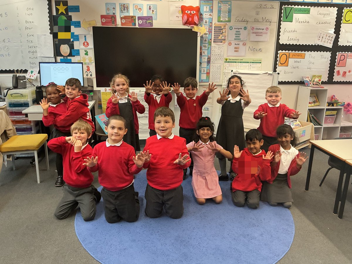 mitchellyear1's tweet photo. These children scored full marks in their spelling test this week! 🥳👏🥳 https://t.co/FDyK702McM