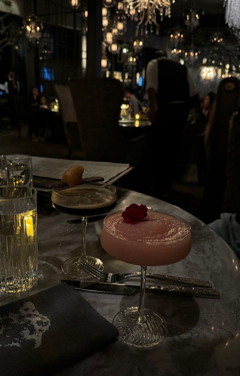 Madisonfoxx21's tweet photo. My favourite kind of evening 🥂💎

#ExpensiveTaste #Princess #Queen #Goddess #Spoilt #Boujee #Drinks #Girls #Content #Contentcreator https://t.co/vx3CH1GTt1