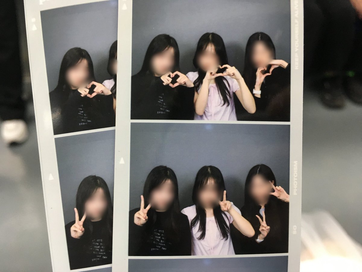 fvzwn1's tweet photo. 미친여자들아니고슬픈여자들입니다 https://t.co/RWASsUAM9w