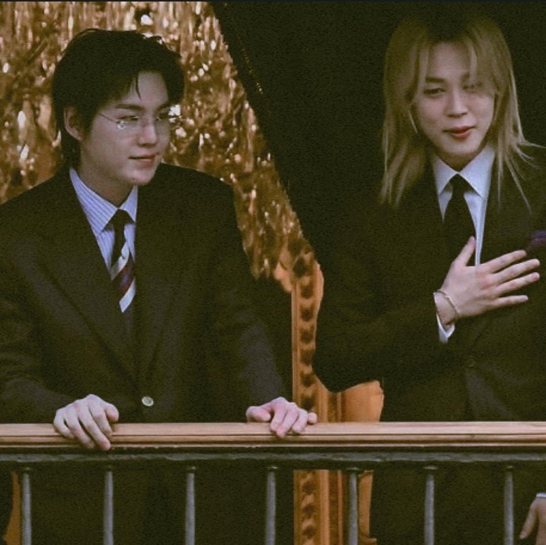 chimforsuga's tweet photo. a #yoonminau where —

Everyone thinks Crown Prince Yoongi and his royal advisor are simply close childhood friends. Nobody notices how Yoongi only relaxes beside Jimin, or how Jimin looks at him like he hung the stars above the palace himself. https://t.co/FFQvzImSIS