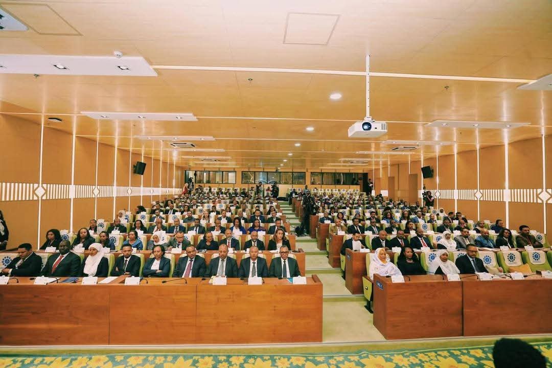 AdanechAbiebie's tweet photo. ዛሬ የአዲስ አበባ ከተማ ምክር ቤት 5ኛ ዓመት የሥራ ዘመን 3ኛ መደበኛ ጉባኤያችንን አካሂደናል ።በመድረኩም ለቀረቡ ጥያቄዎች ዝርዝር ማብራሪያና ምላሽ ሰጥተናል። 
በተጨማሪም የከተማዋን የልማት ፍላጎት መሰረት ያደረገ የተጨማሪ በጀት  ያጸደቅን ሲሆን፣ ልዩ ልዩ ሹመቶችንም በሙሉ ድምፅ አፅድቀን ጉባኤውን አጠናቀናል።

ፈጣሪ ኢትዮጵያን እና ህዝቦቿን ይባርክ!
#AddisAbaba #Ethiopia