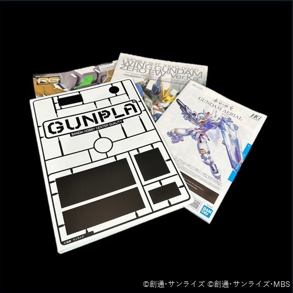 gundambase_t's tweet photo. 【ANNEX新千歳店 景品情報】

下記、ポイント景品アイテムが再入荷いたしました。

『MG 1/100 ガンダムベース限定景品 RX-78-2 ガンダム Ver.3.0 [ゴールドコーティング]』
『ブランドロゴアクリル　RG』
『Gマニュアルホルダー WHITE』

#ガンダムベース
#ガンダムベースANNEX新千歳空港 https://t.co/aAx8SIi7vo