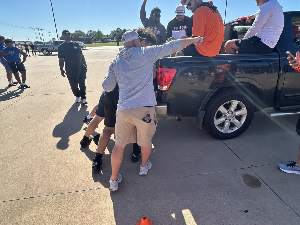 CVMustangsFB's tweet photo. Hats off to our guys who spent the evening COMPETING at the Burkburnett Lineman Challenge. 

Thanks to the Bulldogs for hosting us.

#OneHERD https://t.co/eLk7TC9pco