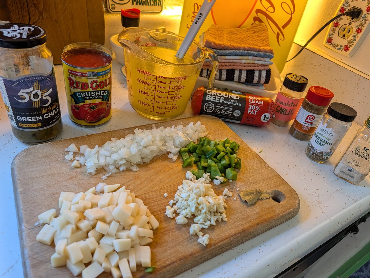 StarbrightHQ's tweet photo. Let's make some impromptu green chile stew. https://t.co/JVzI7EqLiA