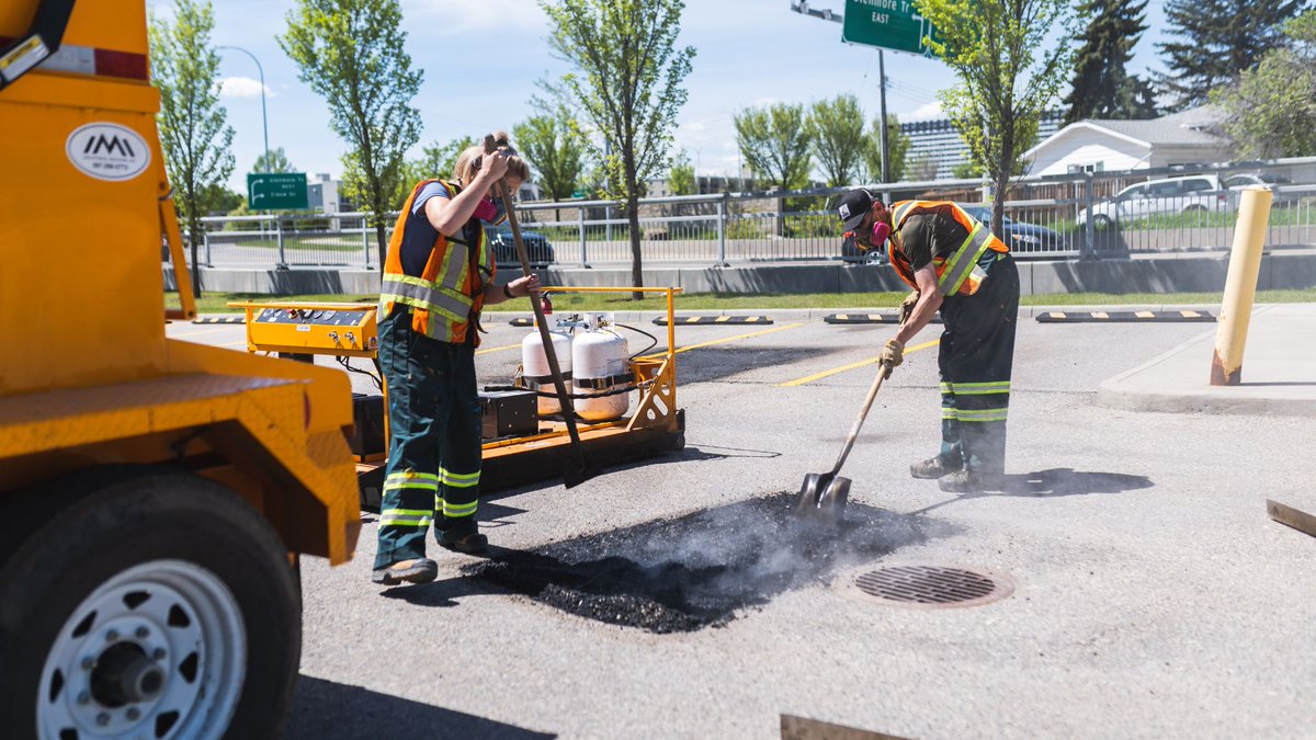 EverLineCoatngs's tweet photo. Spring is here, which means it's time to check your lot. Our latest blog breaks down exactly what to look for after winter. Read now! 📖 https://t.co/AOKM5fJoXo https://t.co/7skDjt87LQ