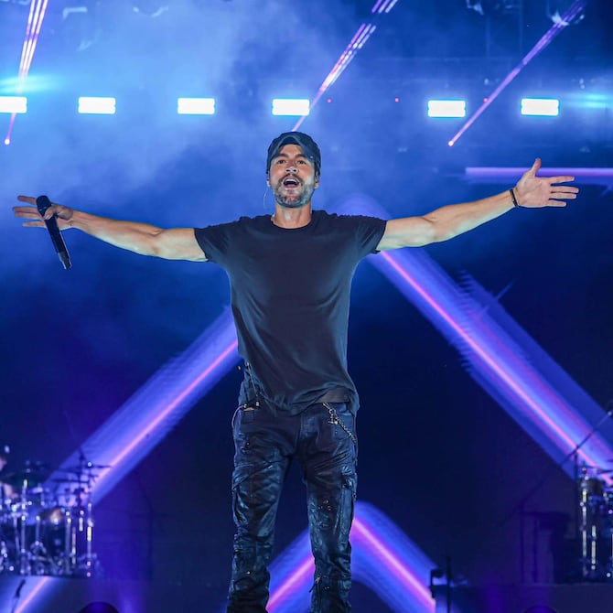 mady_ei's tweet photo. Feliz cumpleaños mi hermoso Enrique, que cumplas muchos años mas 🎊🎂
#HappyBirthdayEnriqueIglesias #51YearsOfEnrique #enriqueiglesias @enriqueiglesias https://t.co/yreVcaBE4R