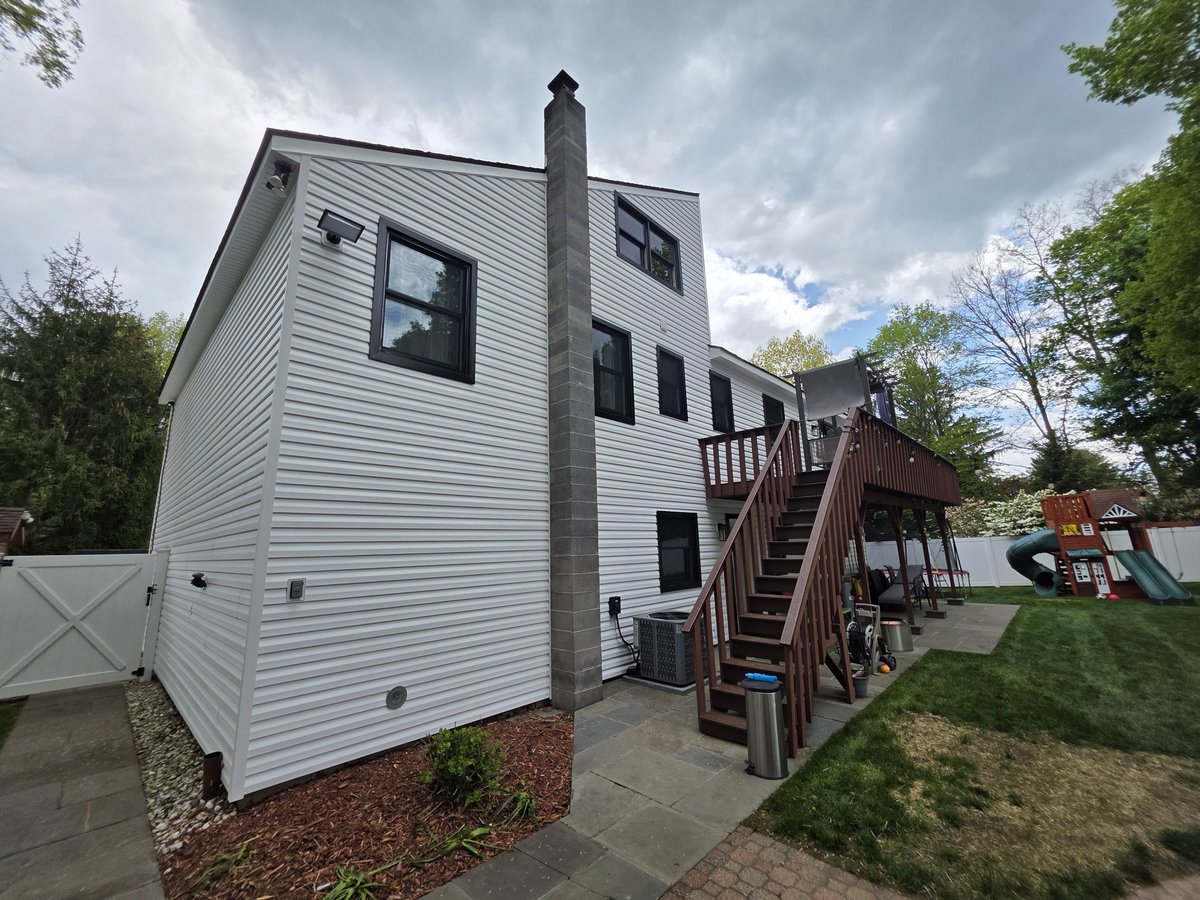 BrosAlum's tweet photo. @Alside @AndersenWindows #boardandbatten #ascend #composite #windows #exterior #remodel #valhalla #westchester #newyork @tedb75 https://t.co/icKWsUGUB2