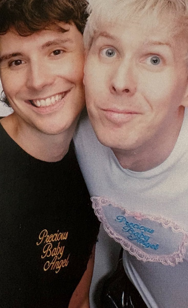 dnpxpilled's tweet photo. this is THE new boyfriend photo btw https://t.co/MbOWaioMiU