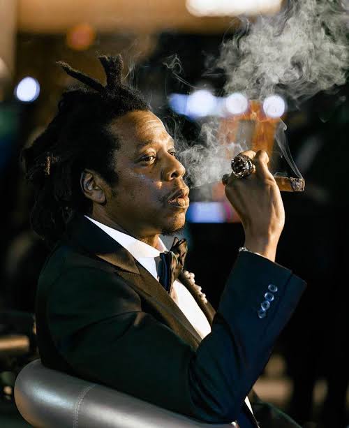 Tha_realangelo's tweet photo. Who's more Braggadocious in their Raps?

 - Rick Ross              OR    -JayZ https://t.co/7dVHa8YhWP