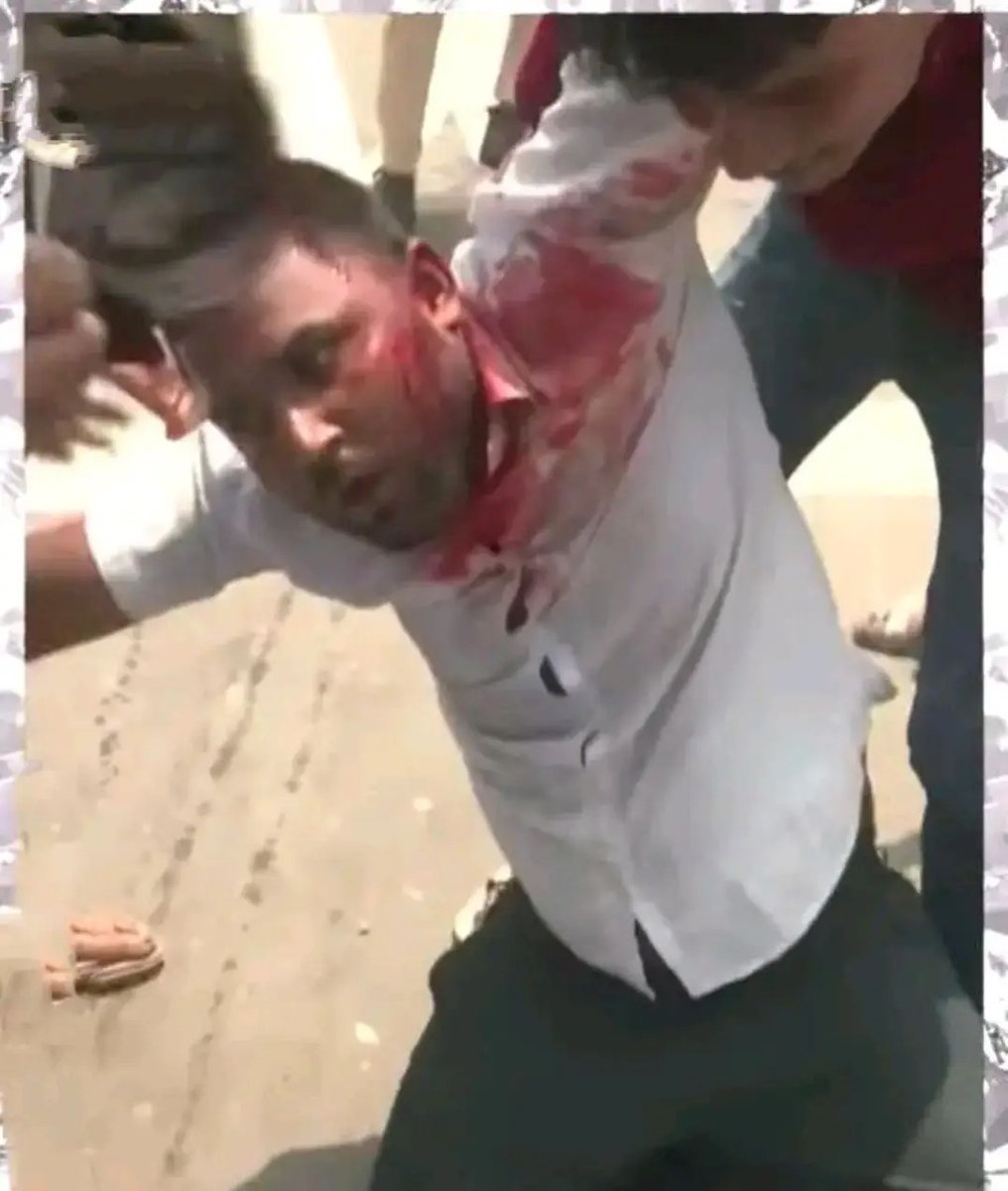 latestnews95's tweet photo. BPSC TRE 4.0 PROTEST PATNA
बिहार सरकार से अपने हक के लिए आवाज उठाने पर छात्रों  को इतना बेरहम तरीके लाठी से पीटा गया हैं! कहा तक जायज है...ऐसे पुलिस क��्मी पड़ कब करवाई होगा?
@samrat4bjp 
@BJP4Bihar 
@yadavtejashwi 
@TejYadav14 
@pappuyadavjapl 
@INCIndia https://t.co/YKwHJ98xQg