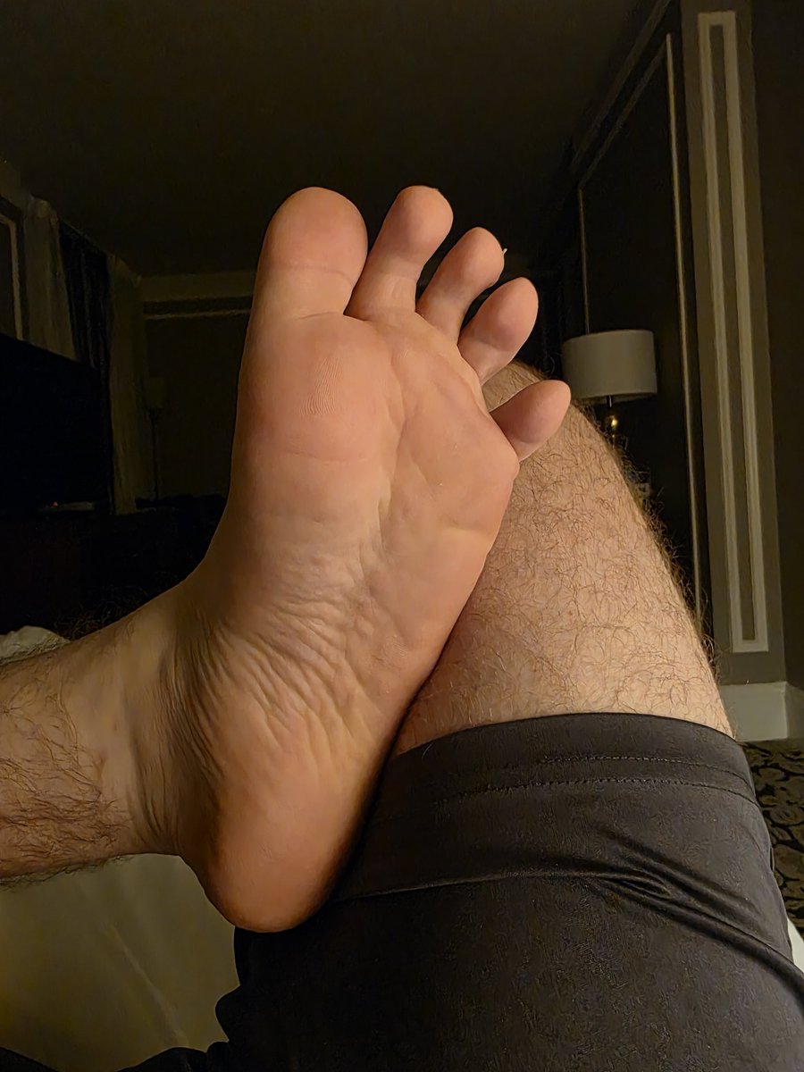 alpha_cap93's tweet photo. Memorize every line and curve of these soles 🧐 https://t.co/fY7LD3Futb