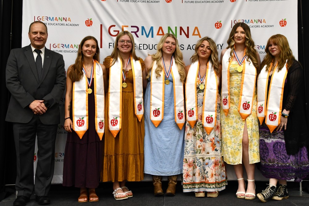 CCPSEVHS's tweet photo. First Cohort of Future Educators Academy Celebrates Next Step with Signing Day https://t.co/P6IDe0qrHk https://t.co/6FnSHJHrEk