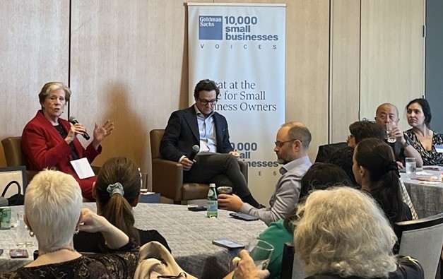 NYSDOLCommish's tweet photo. Supporting small businesses is part of our mission. From helping to recruit and retain talent to educating about new labor laws, we are here to help.

Thank you @GS10KSmallBiz for inviting me to share with NYC small businesses all that @NYSLabor offers to scale their success. https://t.co/JA1kghnMl0