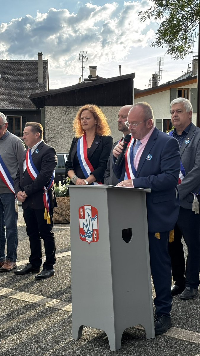 Messery74's tweet photo. Première commémoration de la Victoire de la guerre 39-45 pour la nouvelle équipe municipale en présence du Sénateur Loïc Hervé et la Députée Anne-Cécile Violland. https://t.co/Jijl5DlWYp