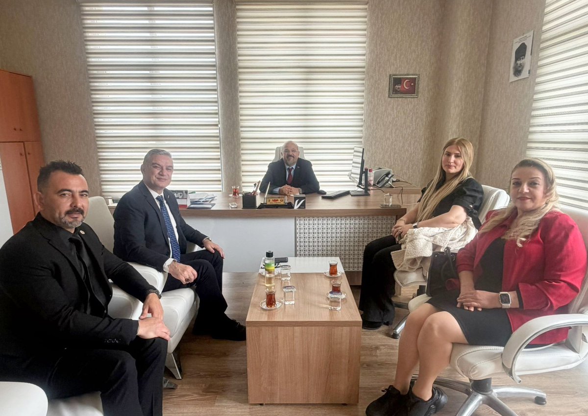 SabanTURKMEN33's tweet photo. TÜM ÖZEL ÖĞRETİM VE MUHTELİF KURS İŞVERENLERİ SENDİKASI heyetini ağırladık.
​Eğitim dünyamızın paydaşları arasındaki iletişimi güçlendirmek ve özel öğretim kurumlarımızın vizyonuna katkı sunmak adına gerçekleştirilen bunazik ziyaret için sendika temsilcilerine teşekkürederim.📚🤝 https://t.co/j3JPVUBT5d