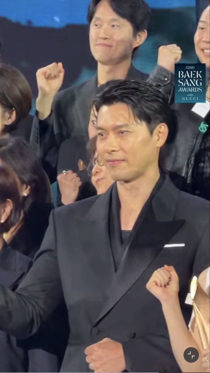 joywannisa_jwt's tweet photo. 🖤🏆✨
“You deserve it!” 😭
Hyun Bin - The Best Actor
#HyunBin #현빈
#BaekKitae #MadeInKorea https://t.co/vHeP1MsUgo