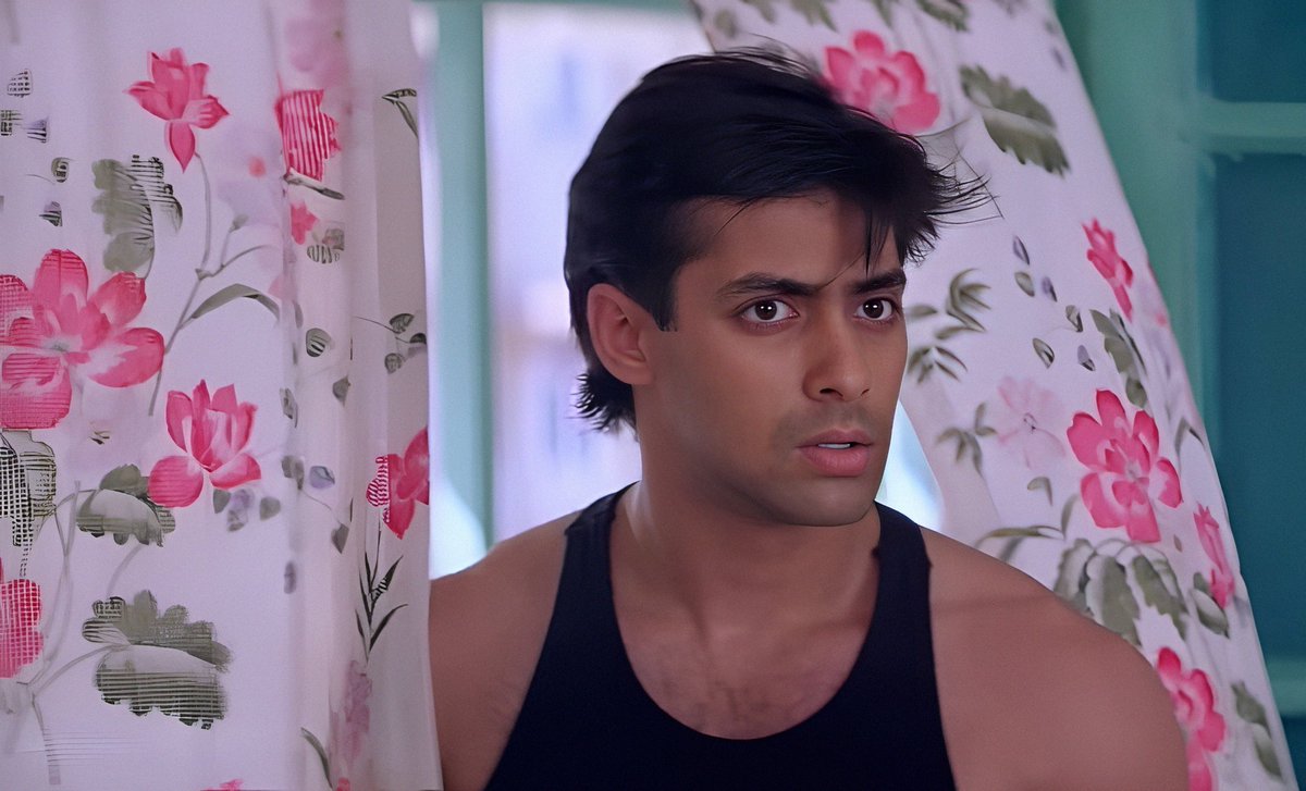 BeingPremForver's tweet photo. सलमान खान 🤍💗 
@BeingSalmanKhan #SalmanKhan 
#PremForver 
फ्रोम #PattharKePhool 1991 💎🤍☺️ https://t.co/ujCueUx4u2